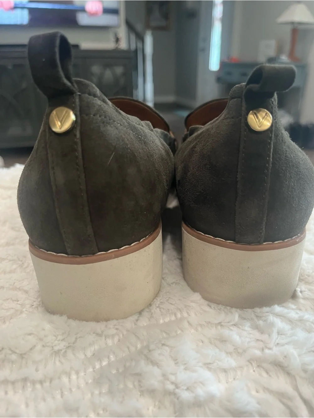 Vionic Cynthia II khaki suede preppy/professional loafer 9 cushioned footbed